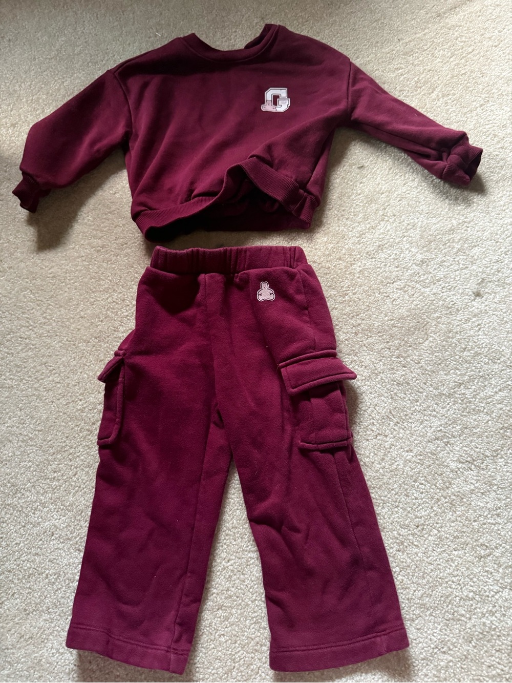 Gap Baby Girl Cargo Sweatpants and Sweatshirt in Burgundy